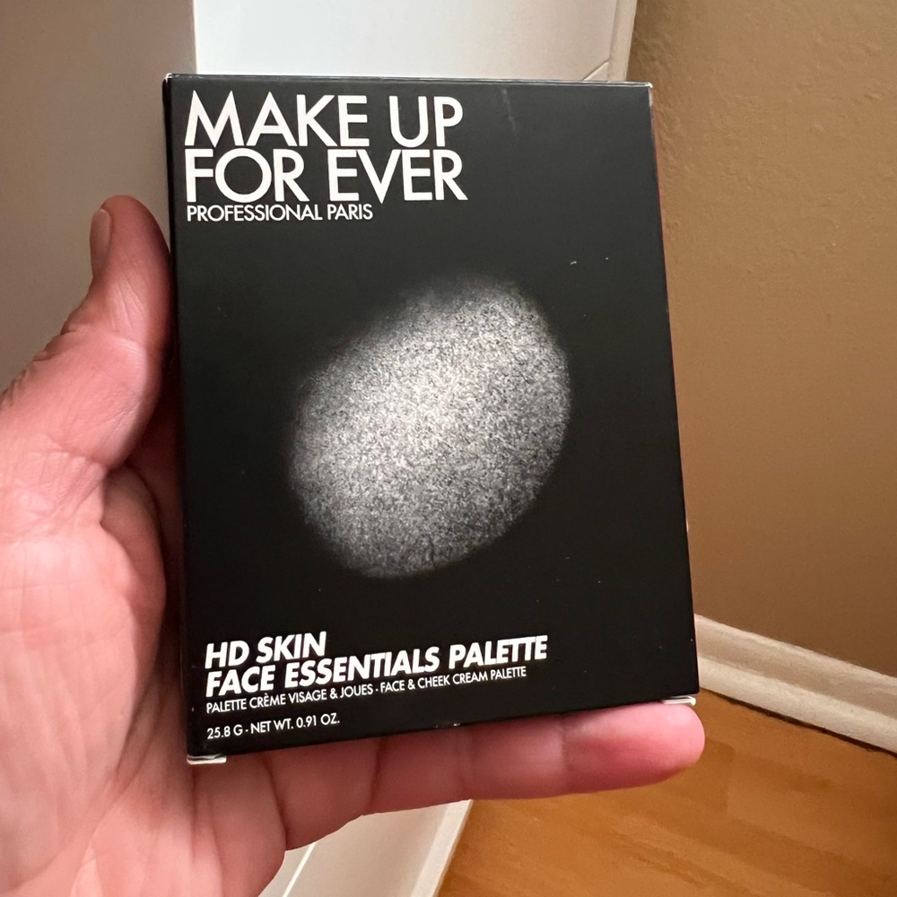 Makeup Forever HD Skin Face Essentials Palette - Light to Medium Brand New.